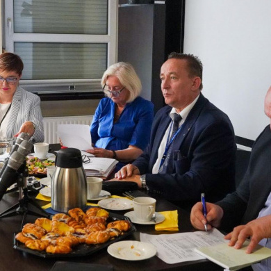 Uczestnicy spotkania w Wojewódzkim Inspektoracie Weterynarii z udziałem ministra Czesława Siekierskiego (fot. MRiRW)