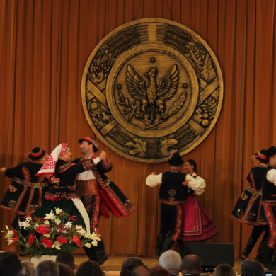 Ludowy Zespół Artystyczny PROMNI podczas tradycyjnego tańca Lachów Sądeckich
